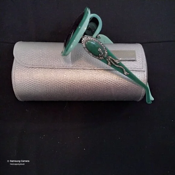 Judith Leiber Green Square Sunglasses New Silver Case Cleaning Cloth & Gift Box - Picture 3 of 12